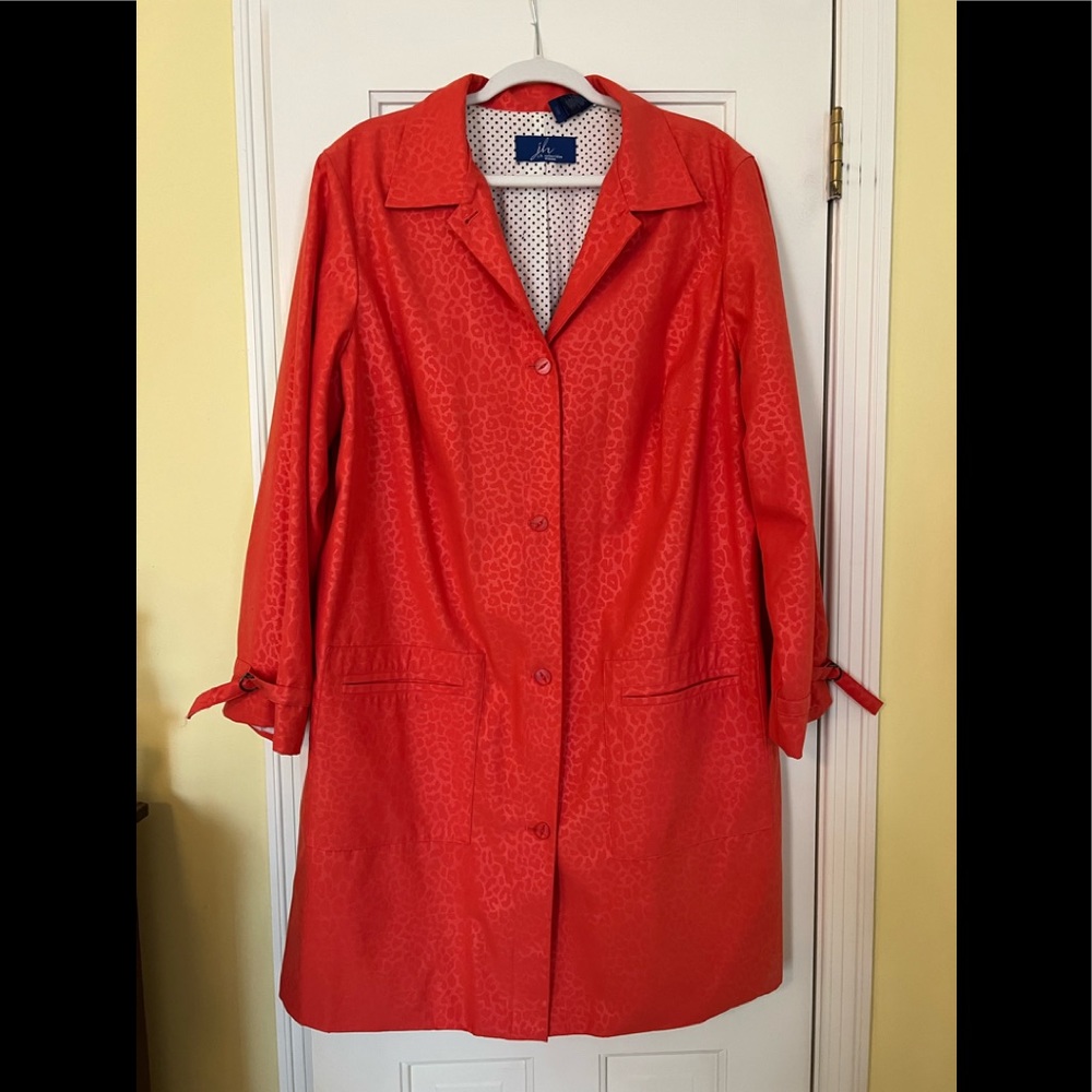 J.H.Collectibles Woman Lightweight All-Weather Coat. Fully Lined. Button-Up. 2X